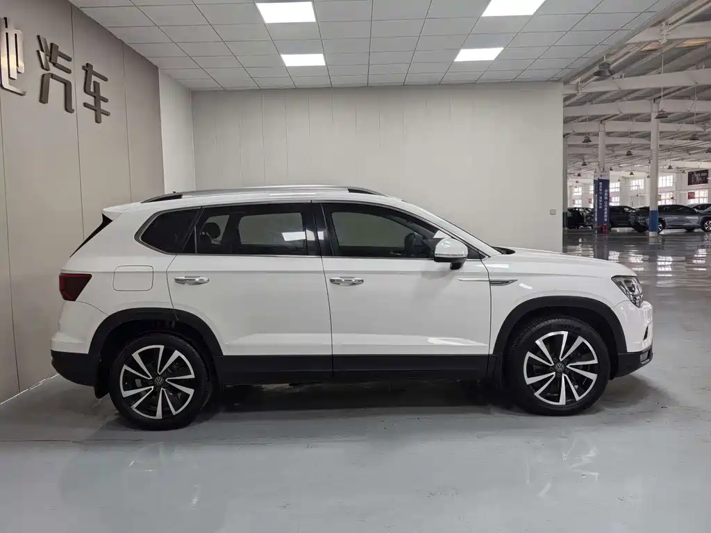 Volkswagen Tharu — миниатюра 7