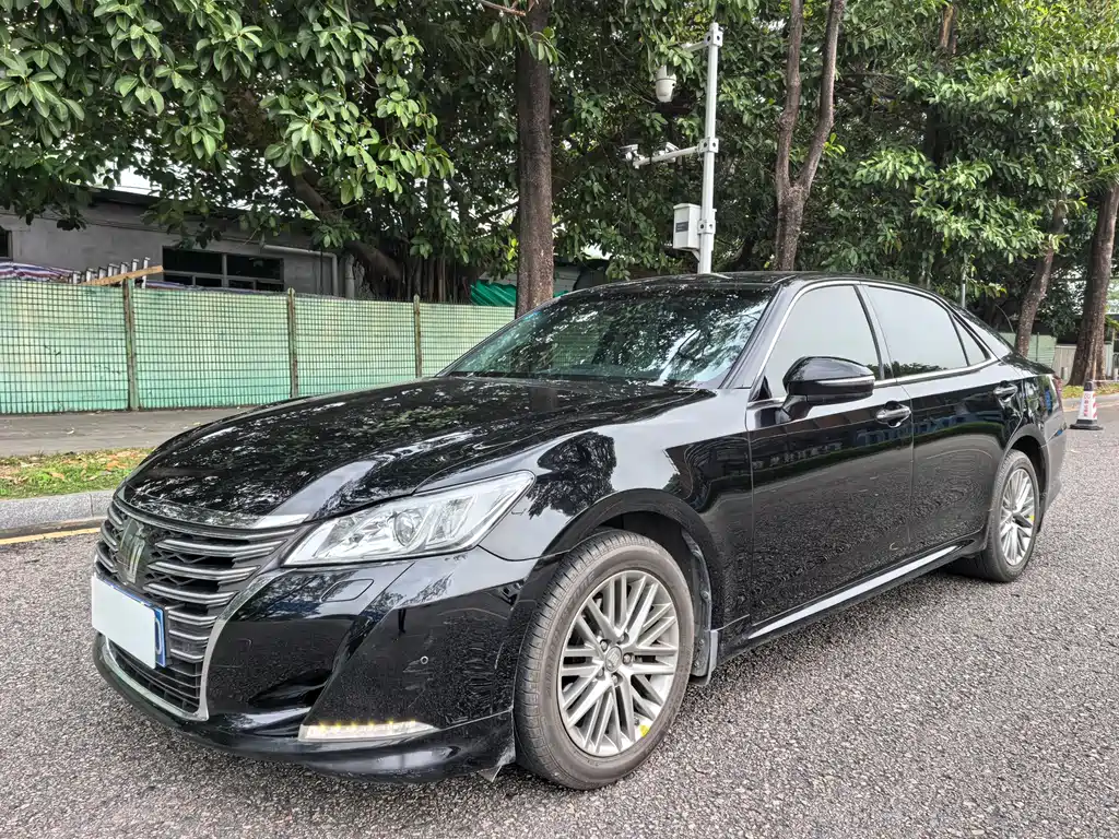 Toyota Crown 2017