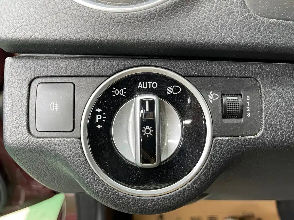 Mercedes-Benz C-Class — миниатюра 17