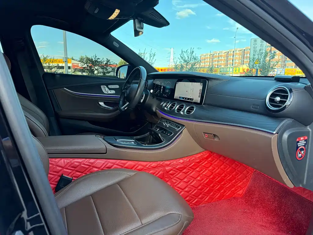 Mercedes-Benz E-Class — миниатюра 7