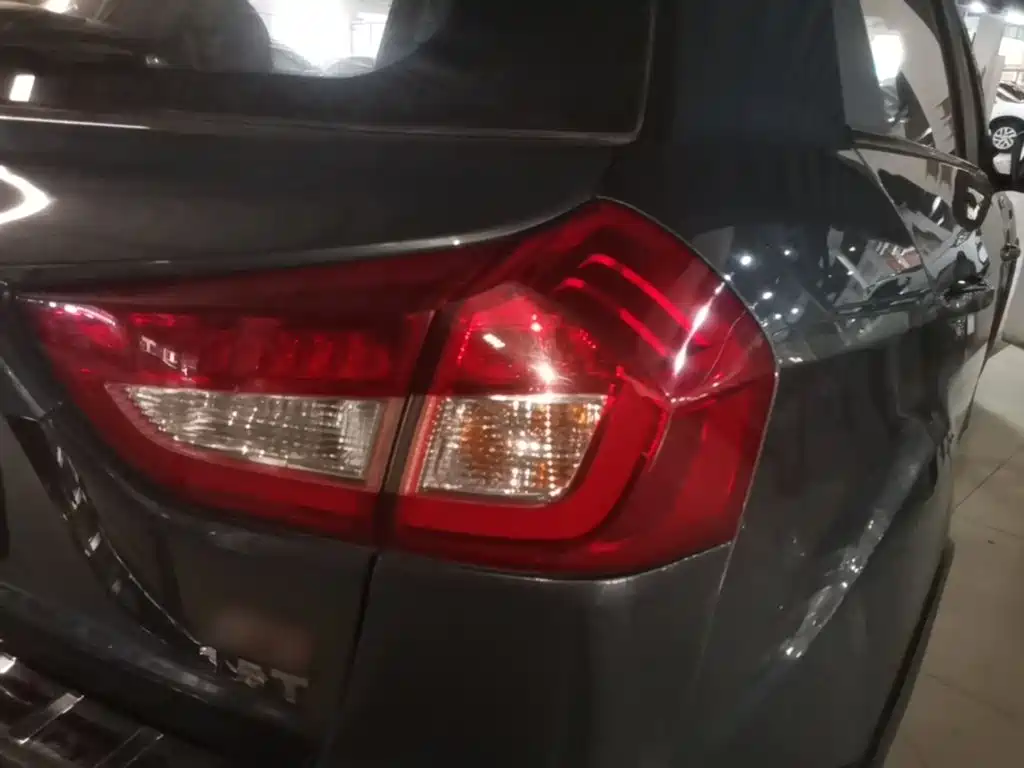 Geely Vision X3 — миниатюра 8