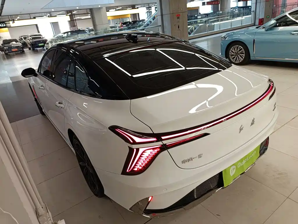 Hongqi H6 2023 2.0T