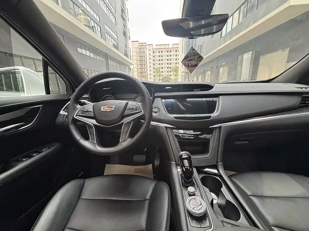 Cadillac XT5 — миниатюра 8