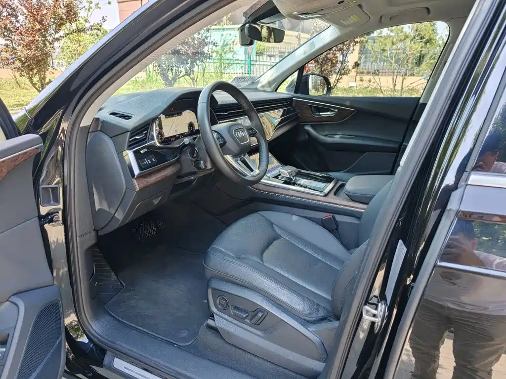 Audi Q7 2022 55 TFSI quattro S line Sport