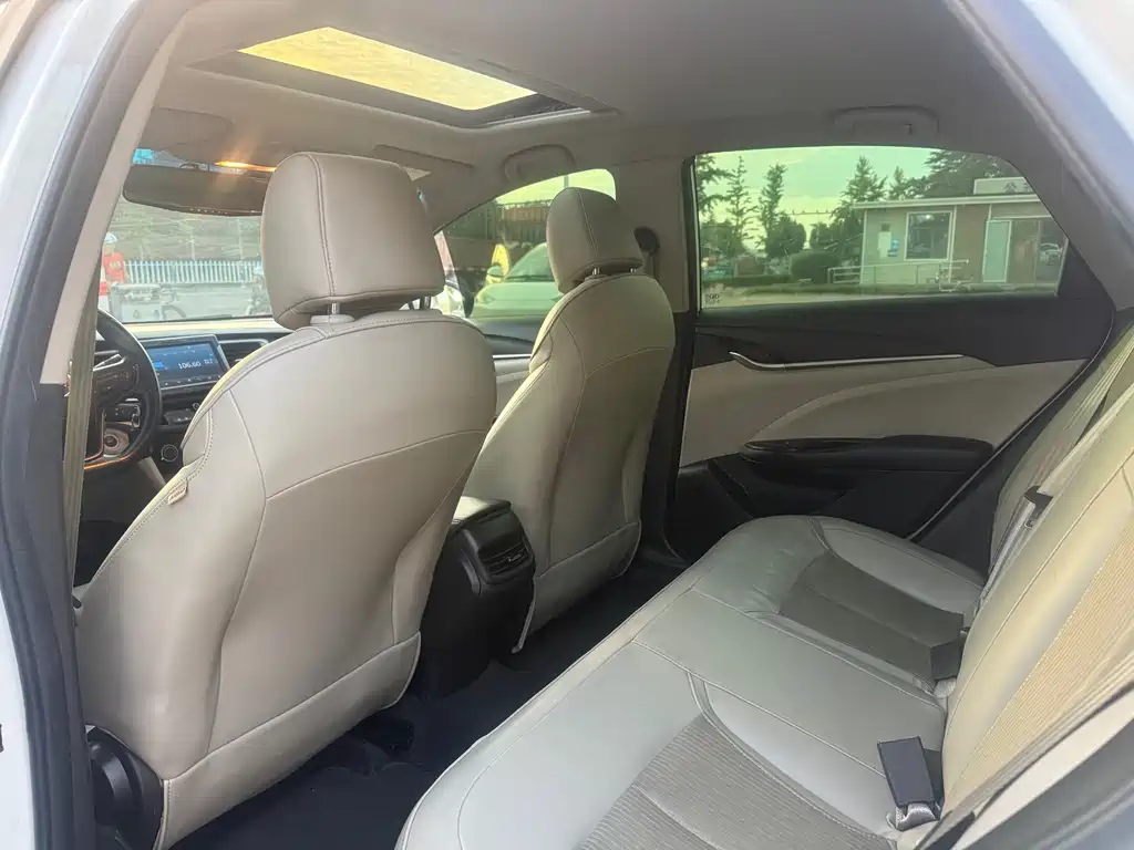 Buick Excelle — миниатюра 9