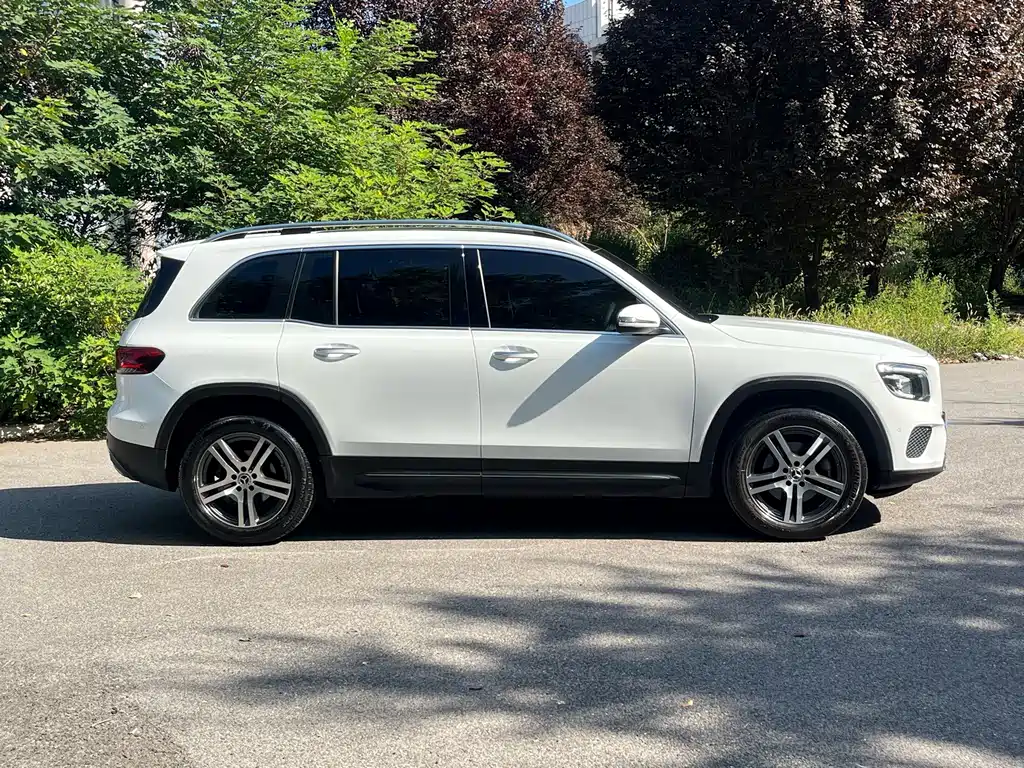 Mercedes-Benz GLB — миниатюра 7
