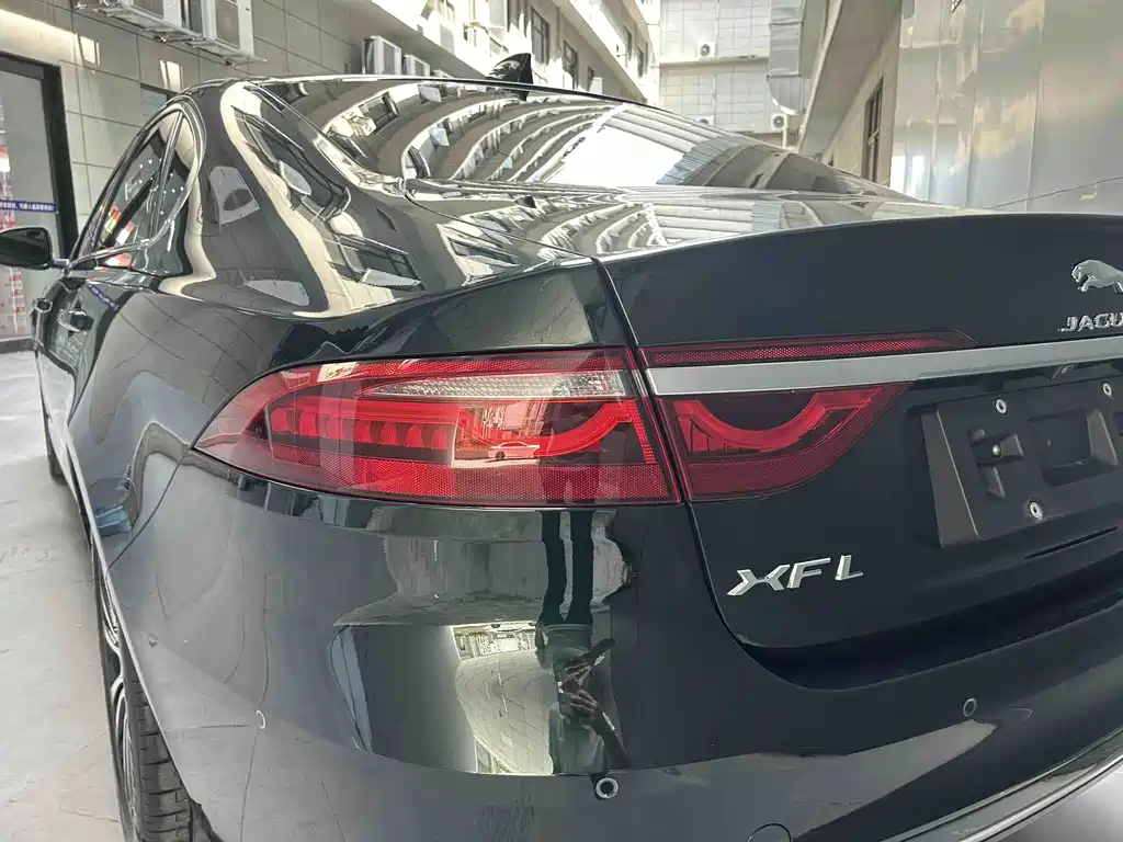 Jaguar XFL — миниатюра 14