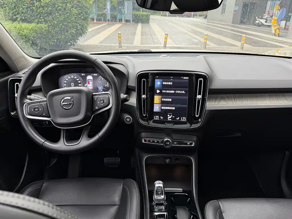 Volvo XC40 — миниатюра 9