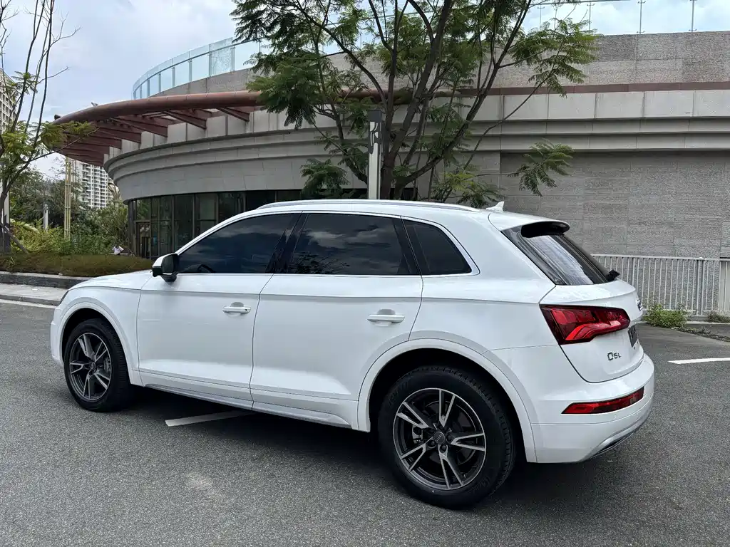 Audi Q5L — миниатюра 4