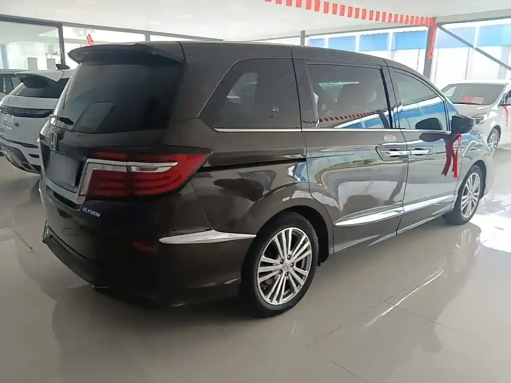 Honda Elysion — миниатюра 7