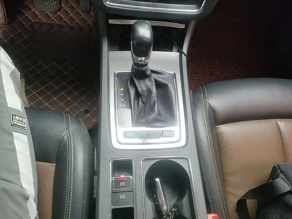 Roewe i6 Classic — миниатюра 14