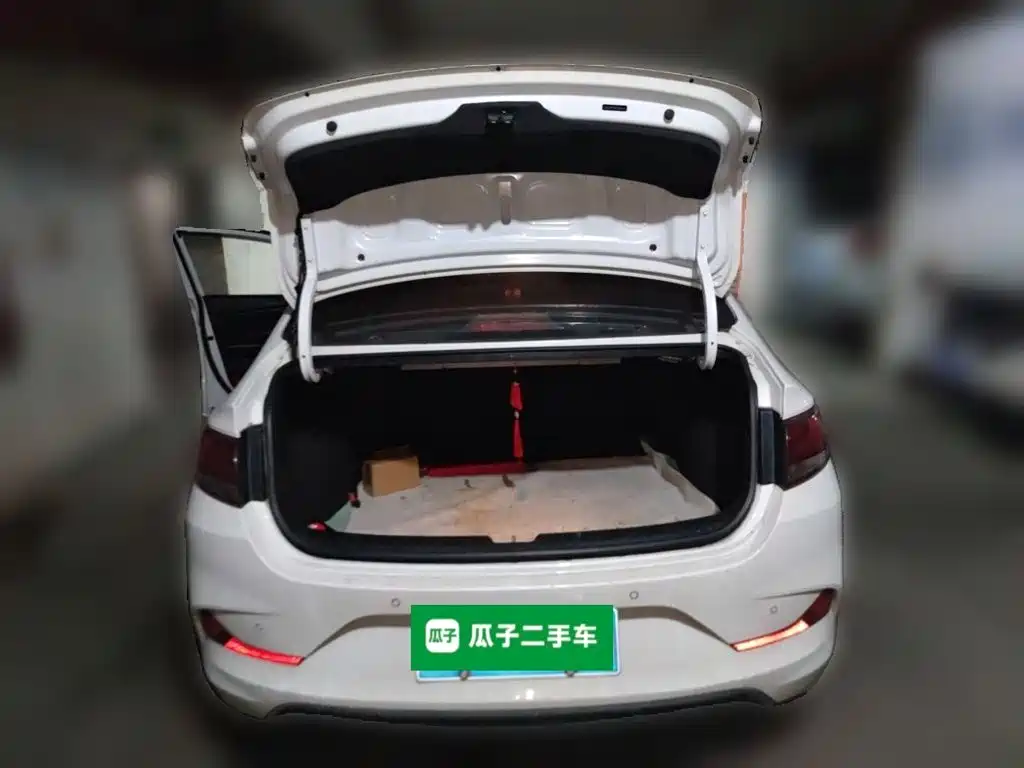 Hyundai Elantra — миниатюра 10