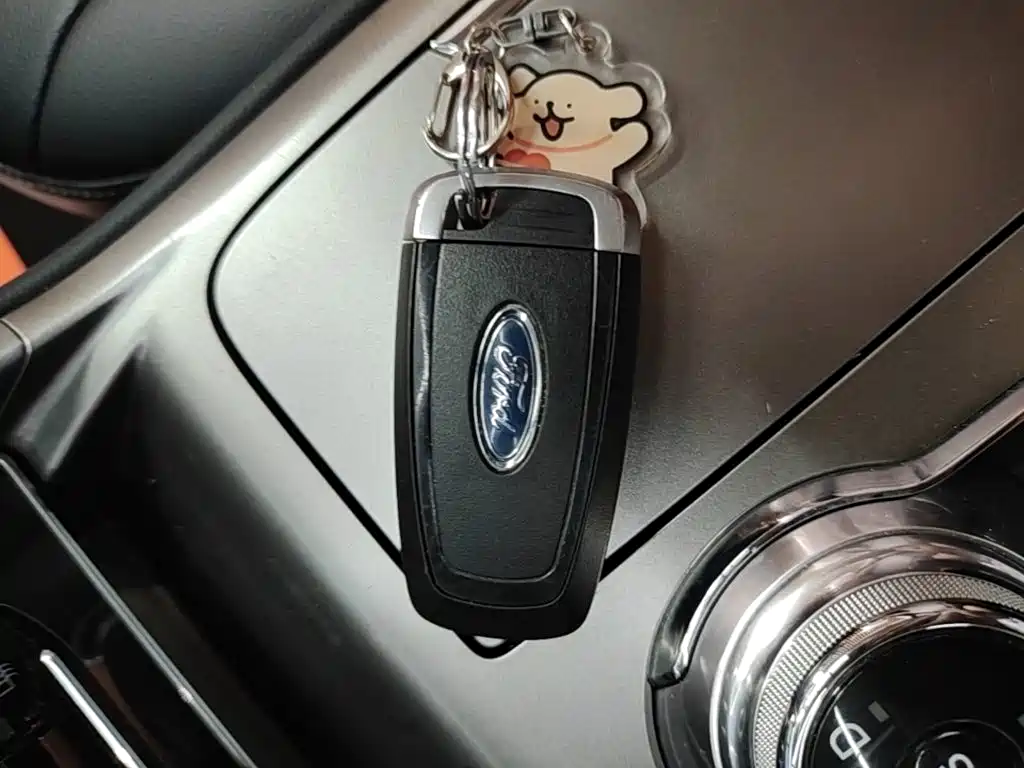 Ford Mondeo — миниатюра 9
