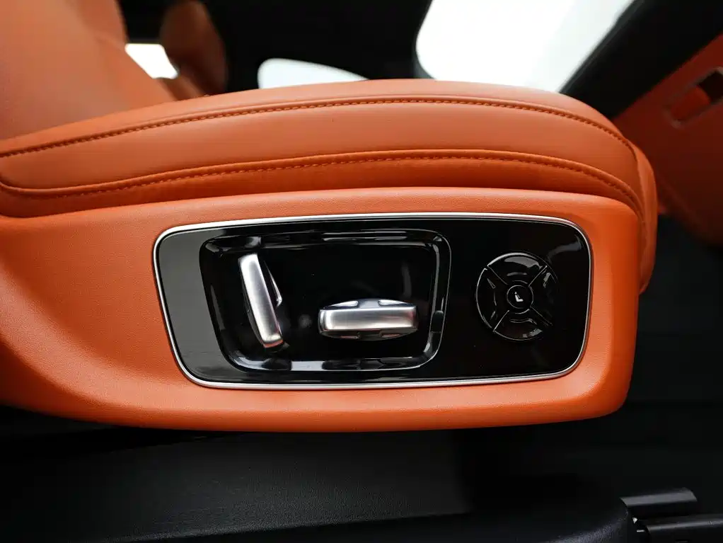 Li Auto Li L8 — миниатюра 19
