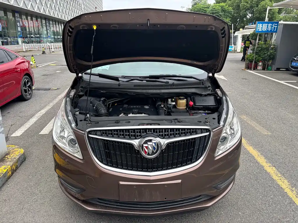 Buick GL8 — миниатюра 10