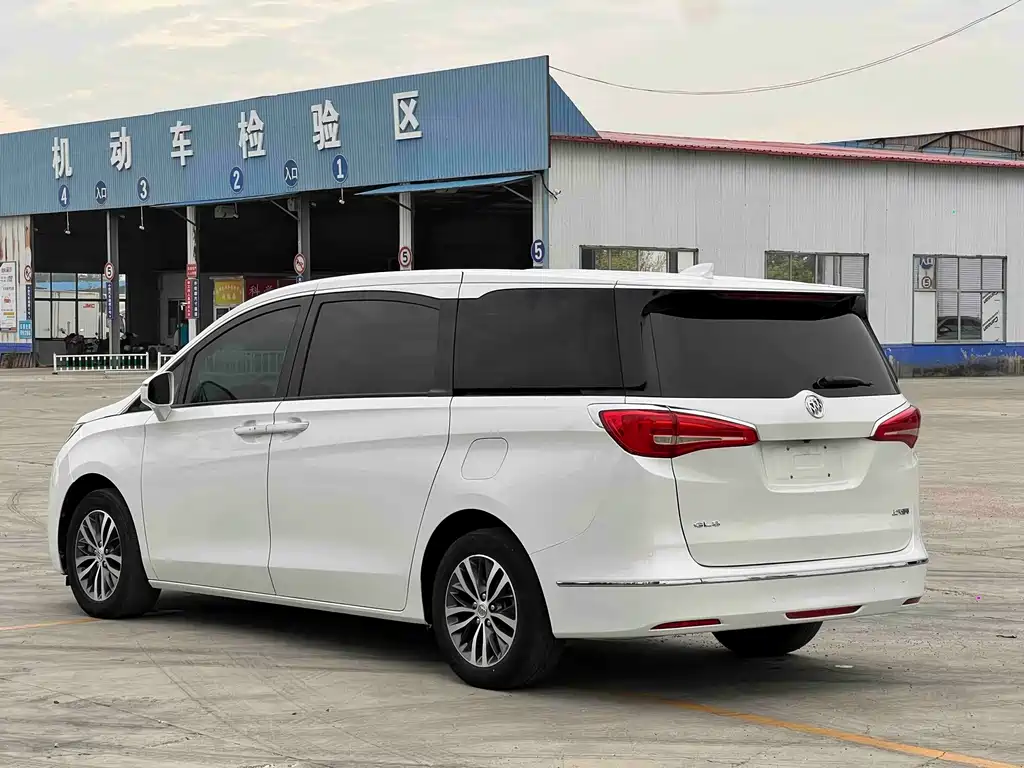 Buick GL8 — миниатюра 3