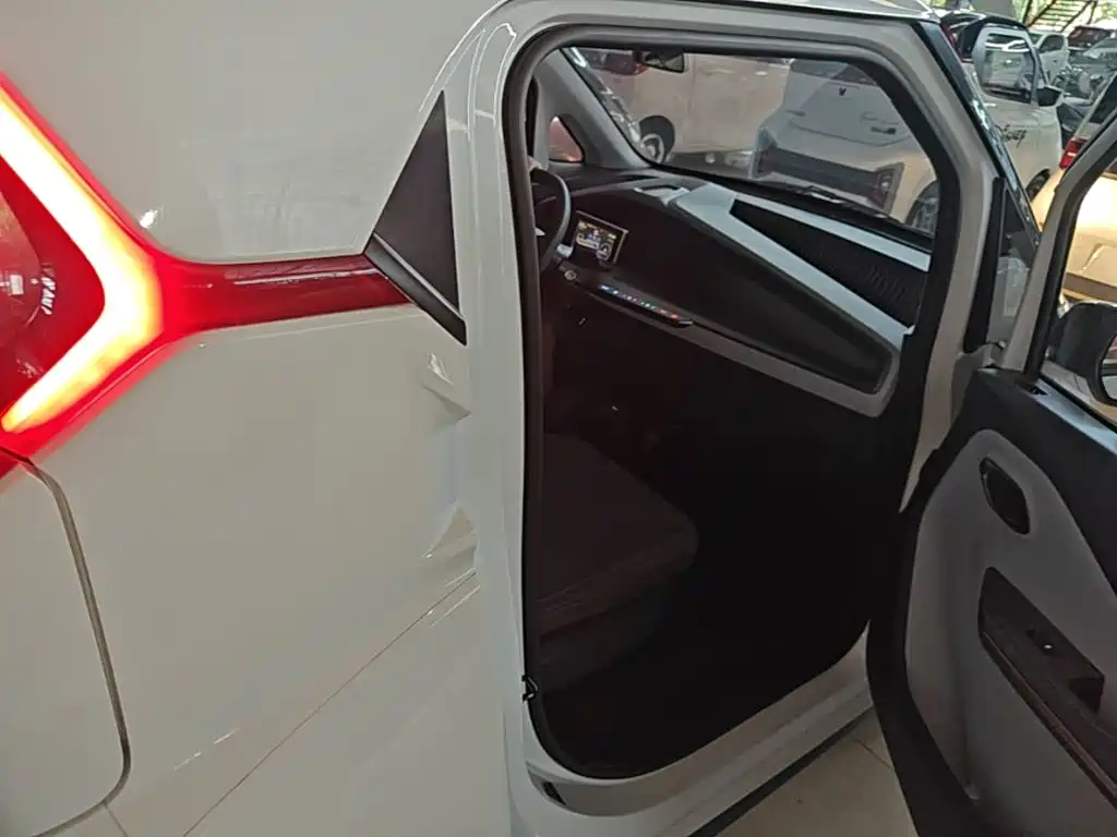 Wuling Nano EV — миниатюра 25