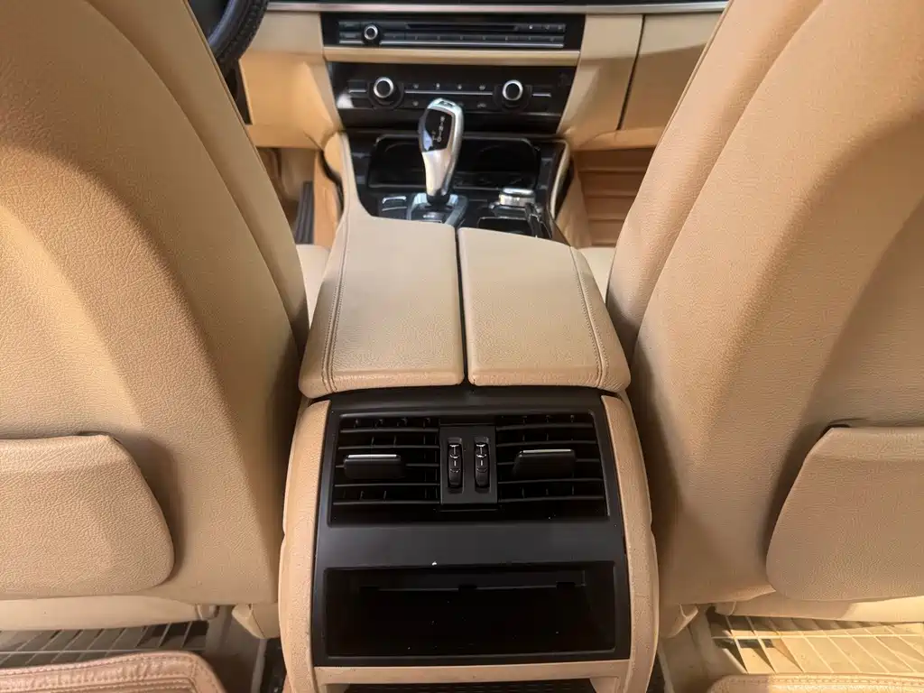 BMW 5 Series — миниатюра 12