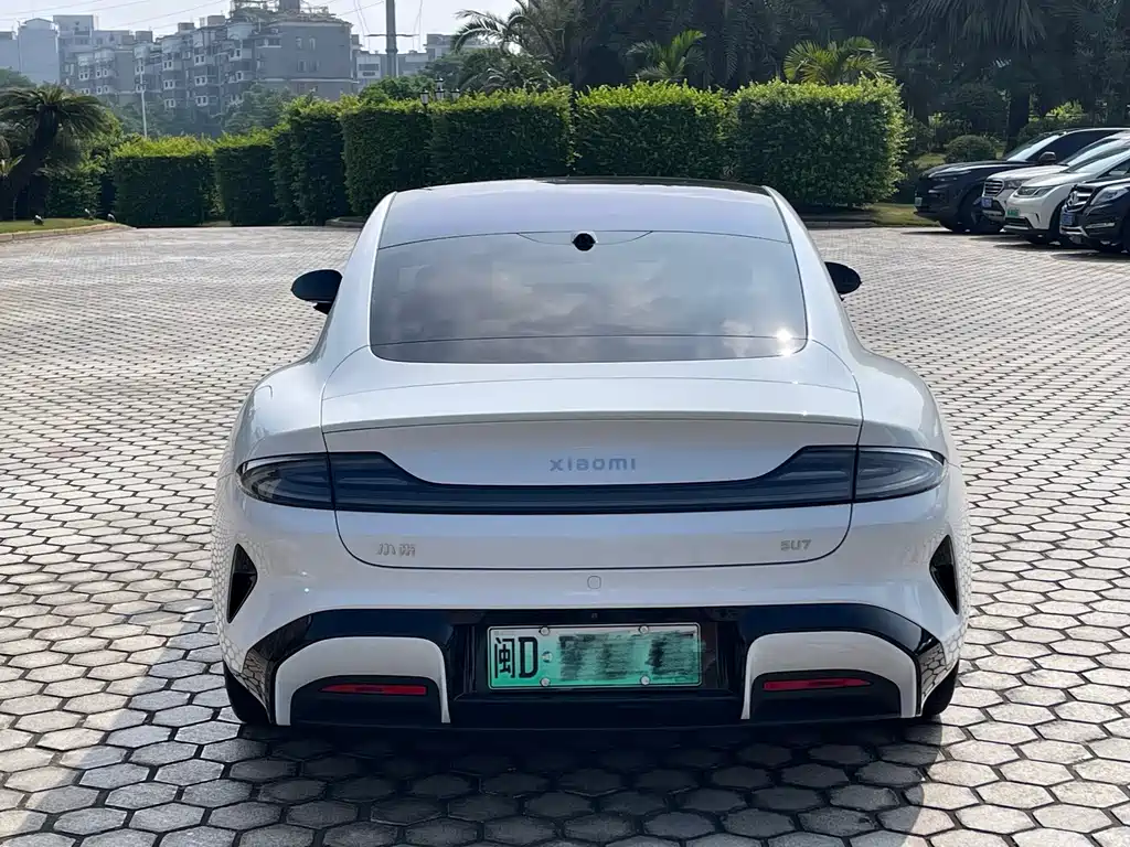 Xiaomi SU7 — миниатюра 4
