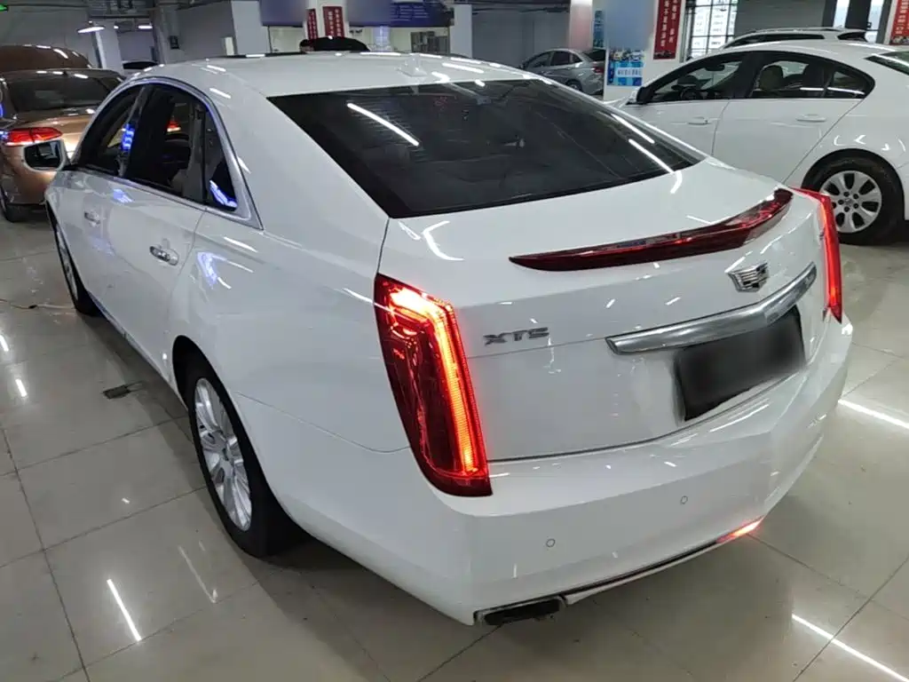 Cadillac XTS — миниатюра 5