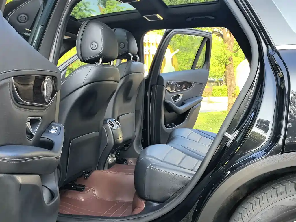 Mercedes-Benz GLC — миниатюра 12