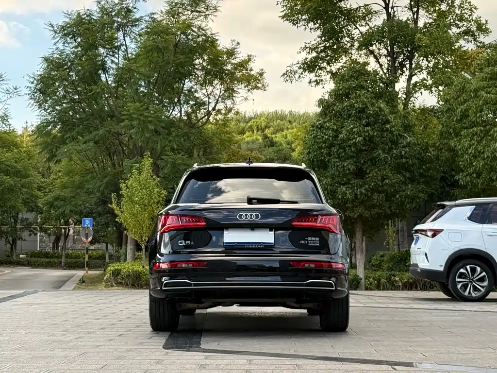 Audi Q5L — миниатюра 8