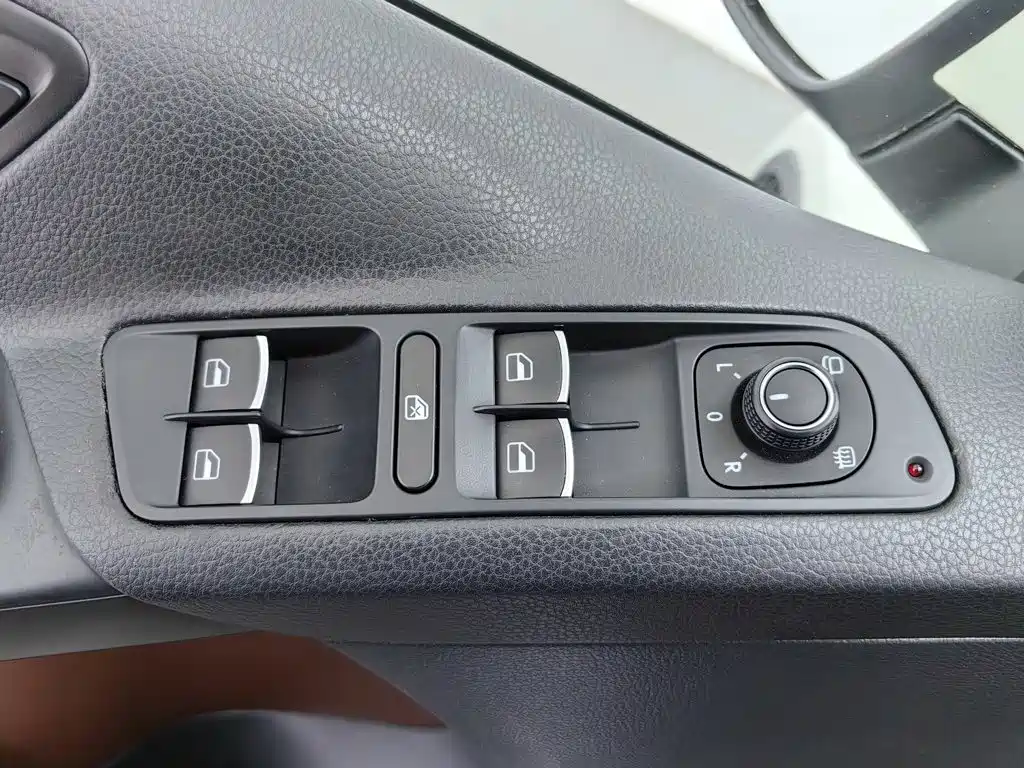 Volkswagen Tiguan — миниатюра 9