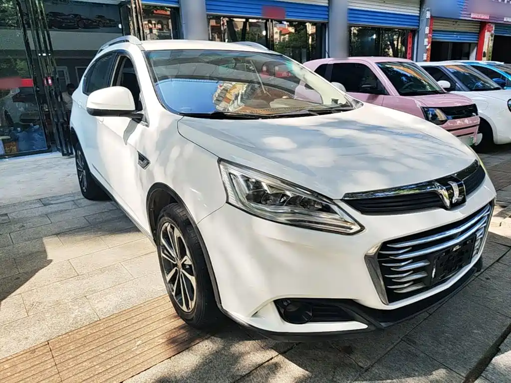Luxgen U6 — миниатюра 4