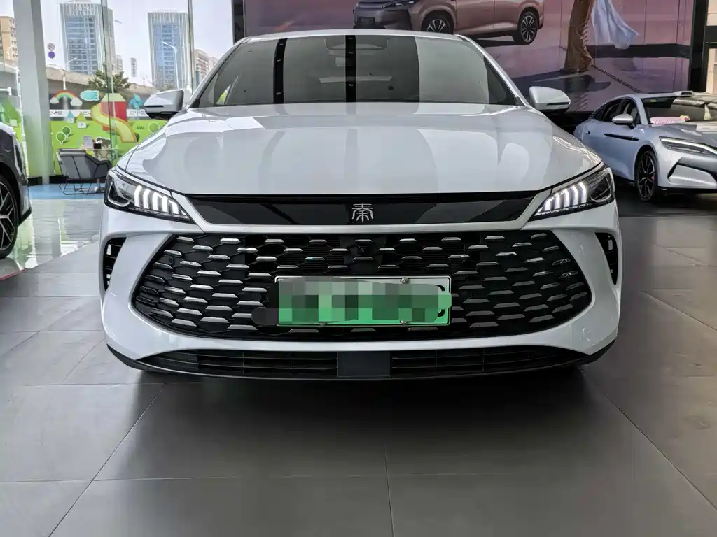 BYD Qin Plus PLUS 2025 DM-i Smart Drive 120KM