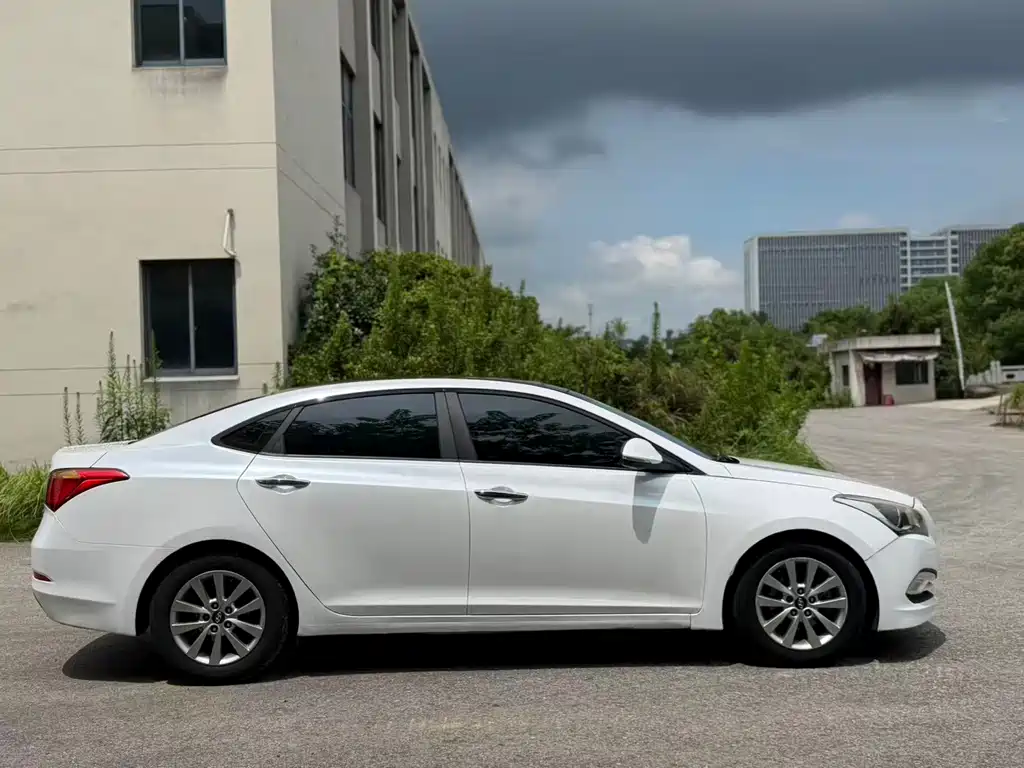 Hyundai Mistra — миниатюра 7