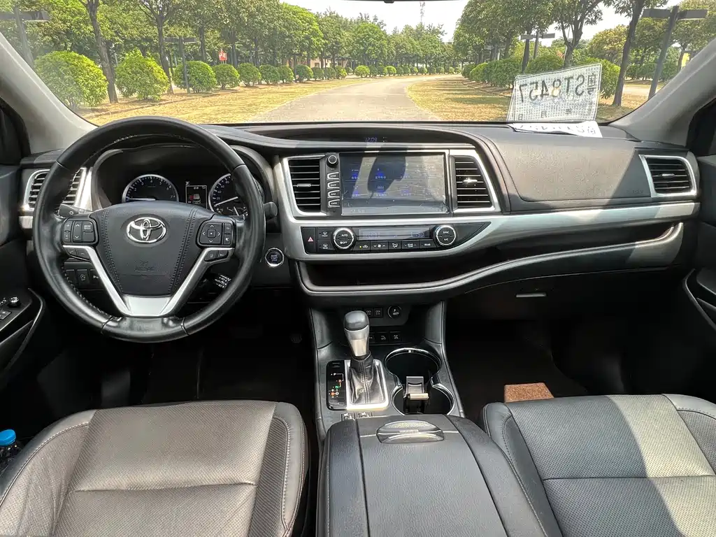 Toyota Highlander — миниатюра 11