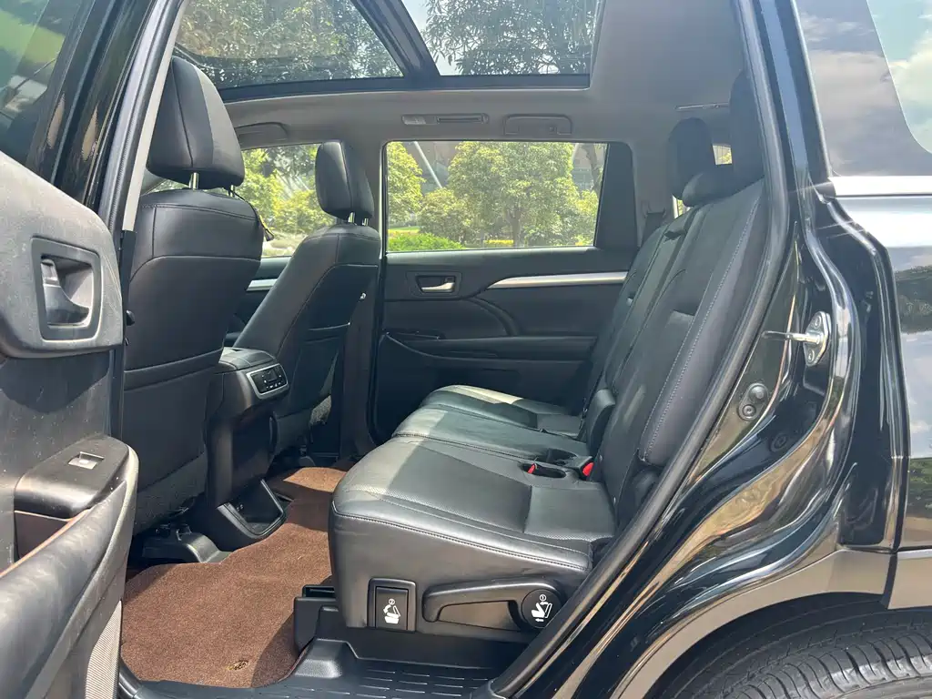Toyota Highlander — миниатюра 12