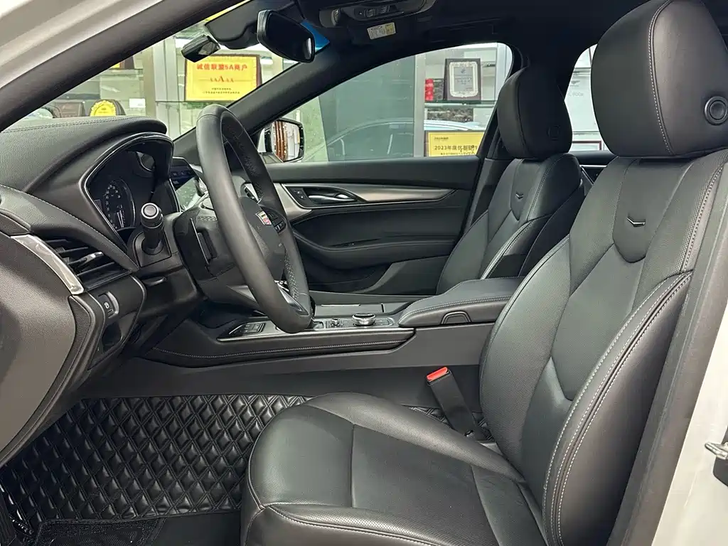 Cadillac CT5 — миниатюра 7