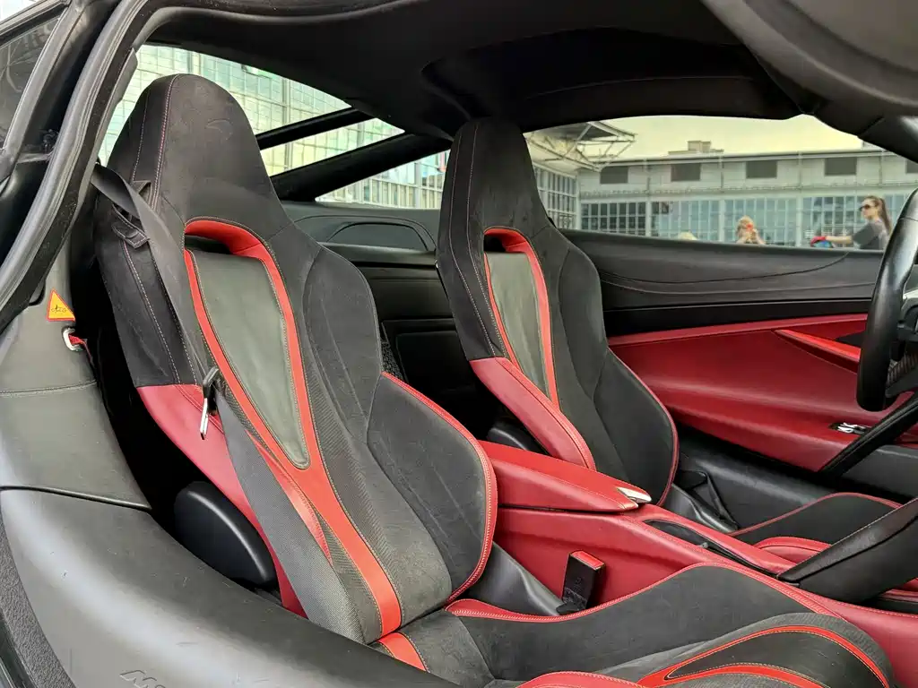 McLaren 720S — миниатюра 9