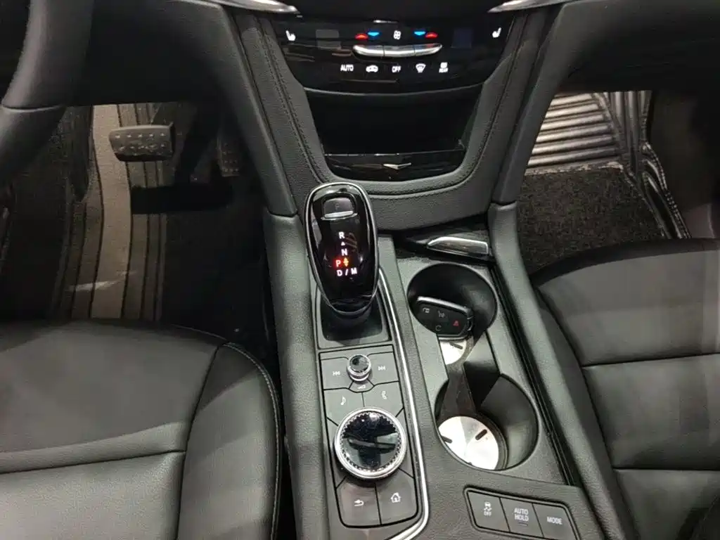 Cadillac XT6 — миниатюра 14