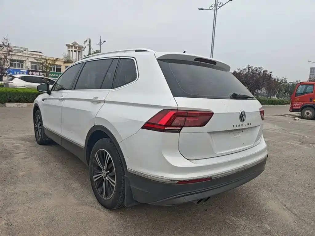Volkswagen Tiguan L — миниатюра 5