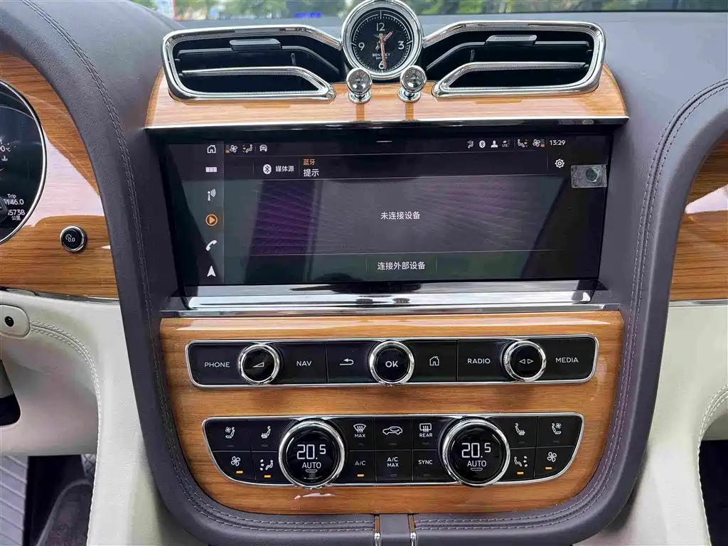 Bentley Bentayga — миниатюра 8
