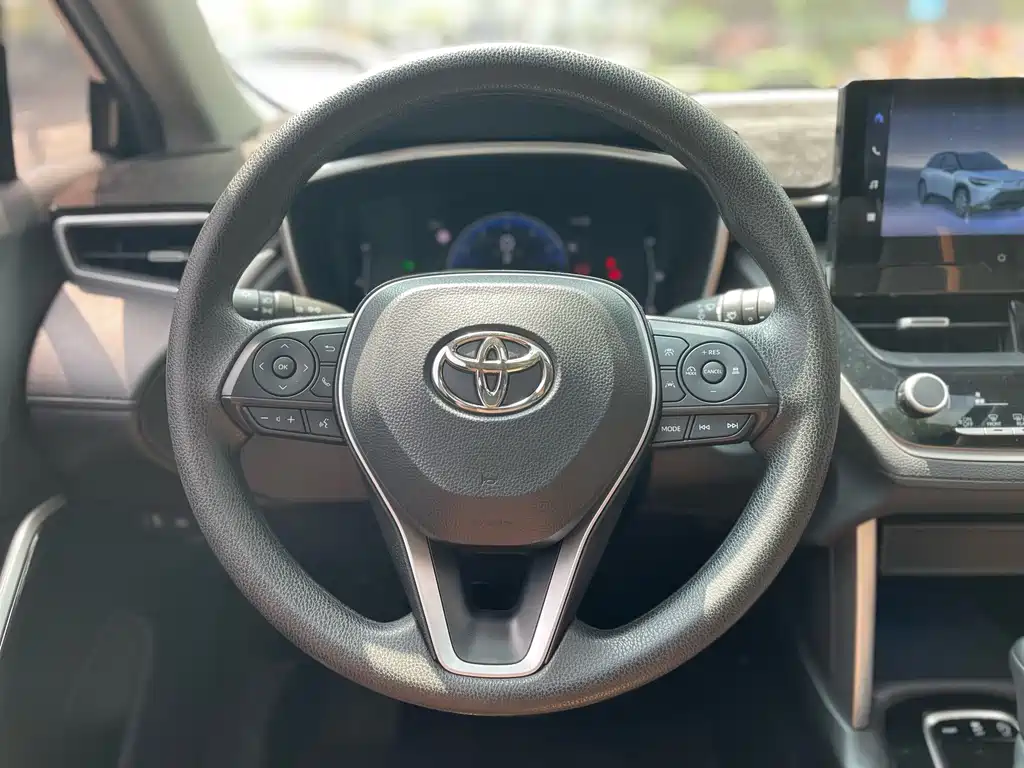 Toyota Frontlander — миниатюра 6