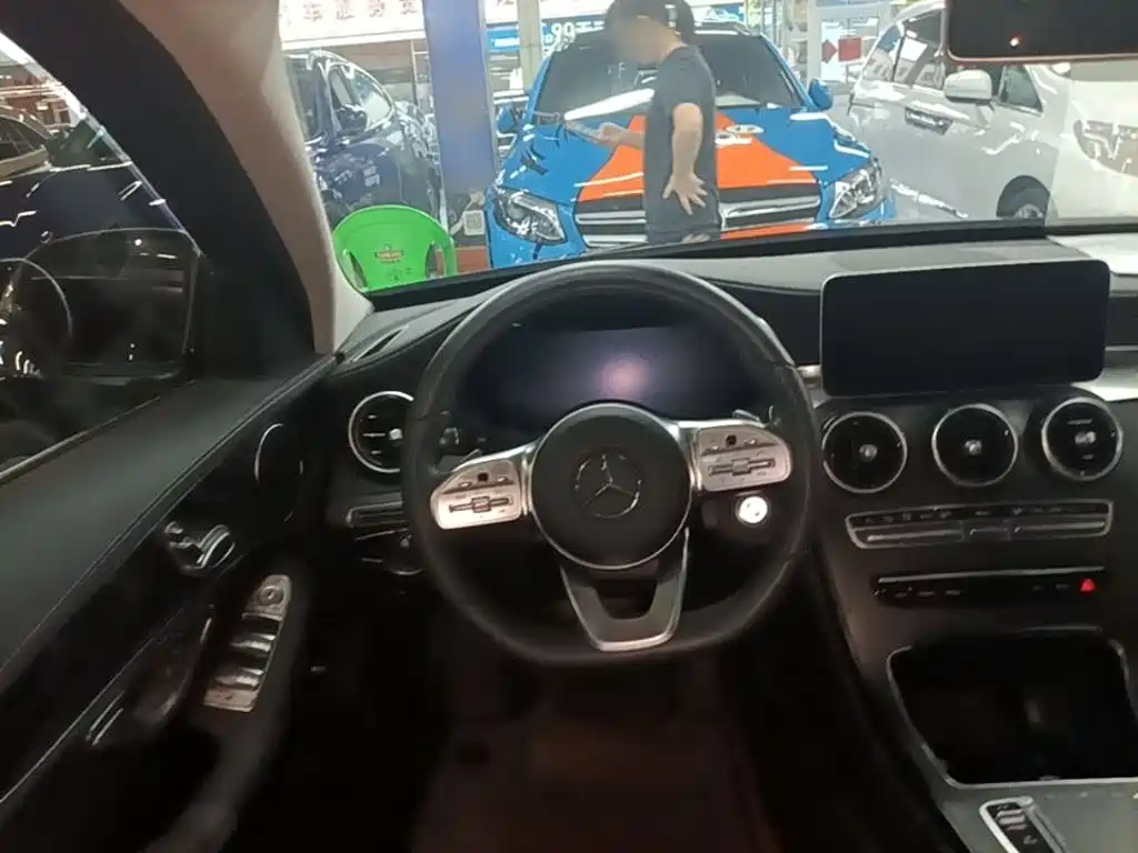 Mercedes-Benz C-Class — миниатюра 11