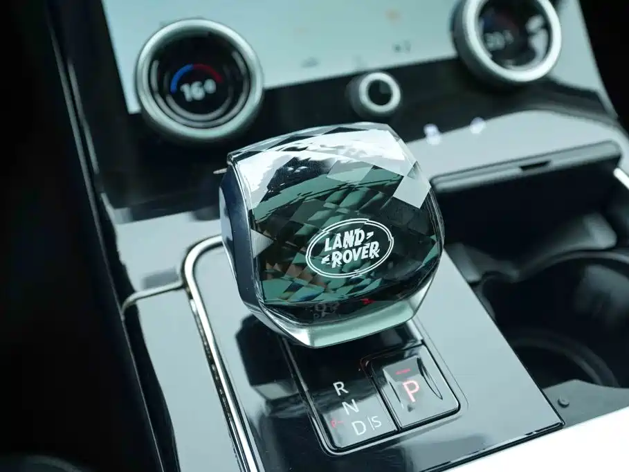 Land Rover Velar — миниатюра 8