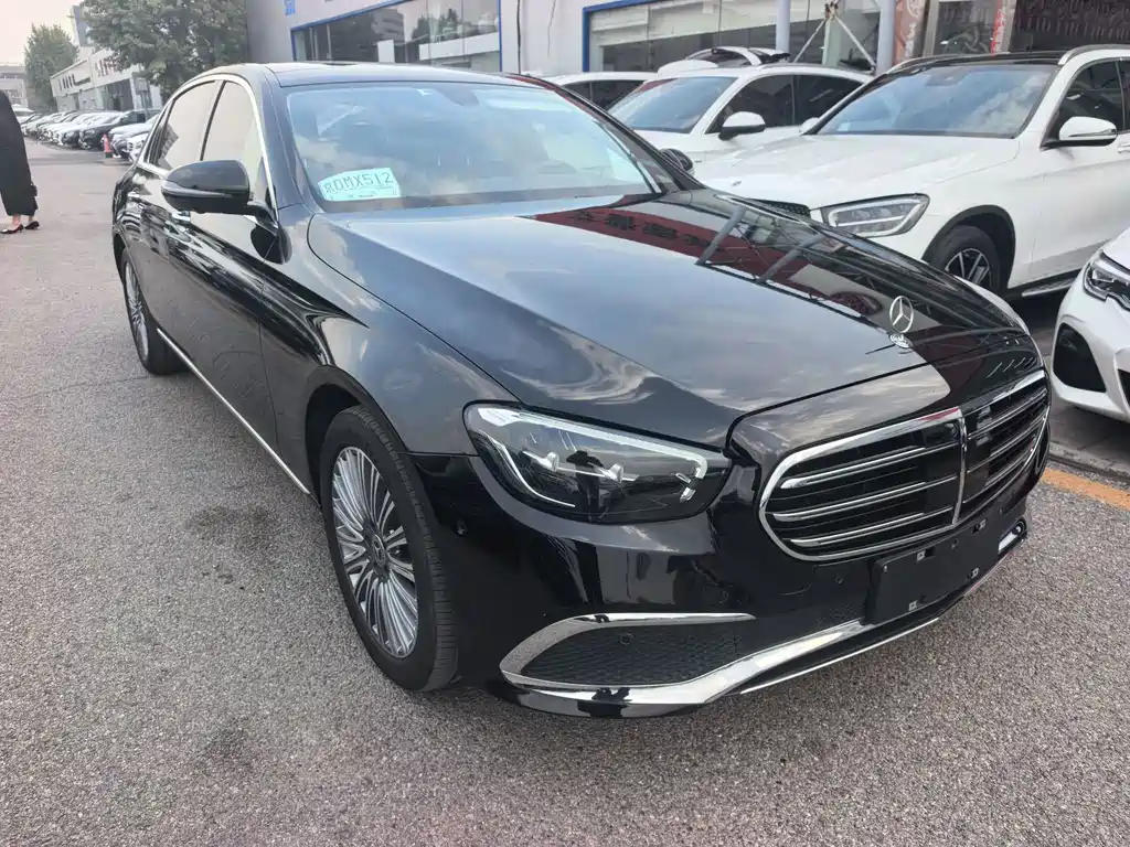 Mercedes-Benz E-Class — миниатюра 3