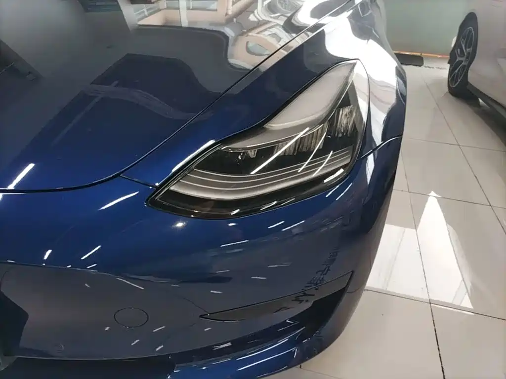 Tesla Model 3 — миниатюра 24