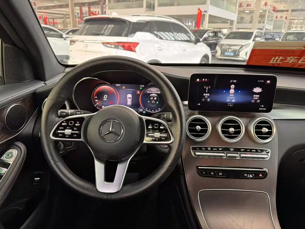 Mercedes-Benz GLC — миниатюра 10