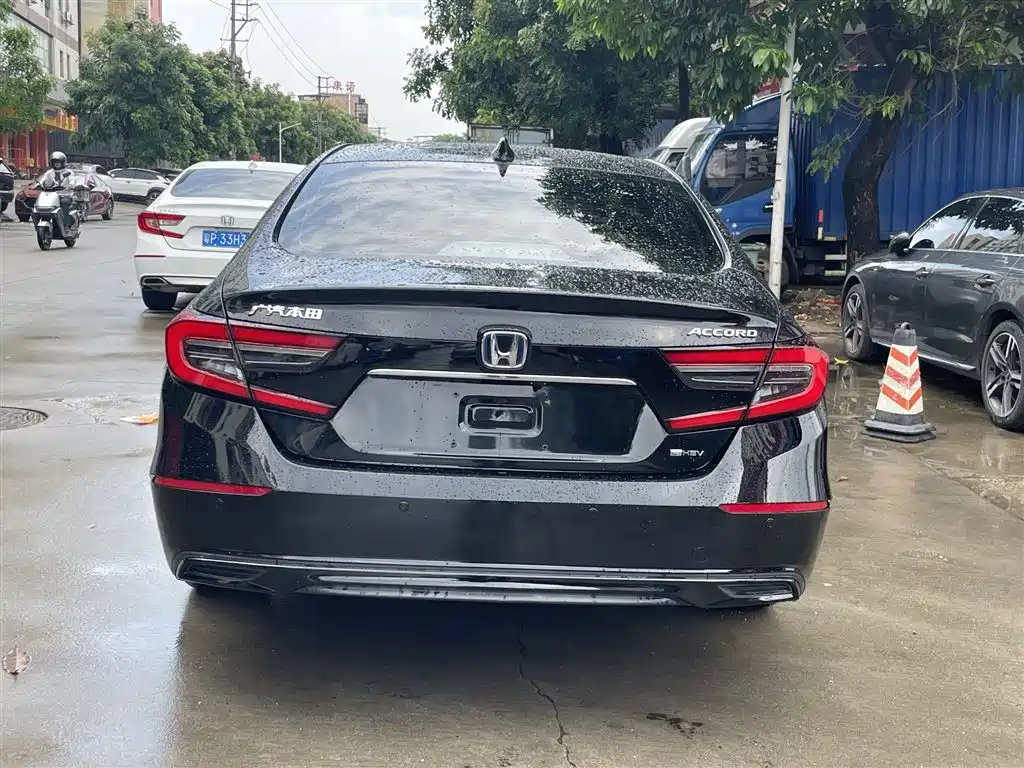 Honda Accord — миниатюра 8