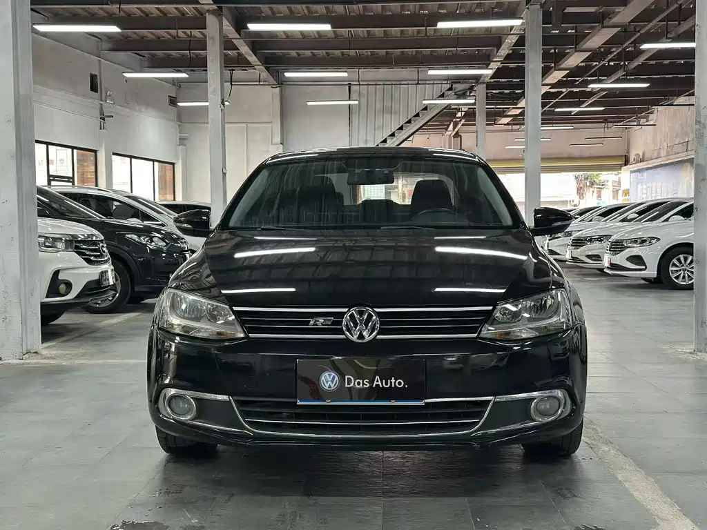 Купить Volkswagen Sagitar