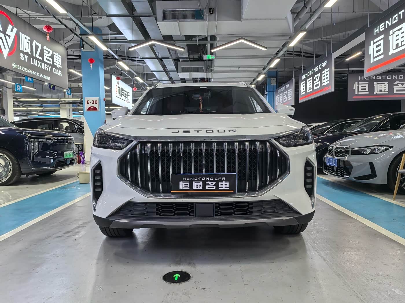 Jetour Jetour X70 PLUS 1.5 л 2023 г. Белый, пробег 32000 км