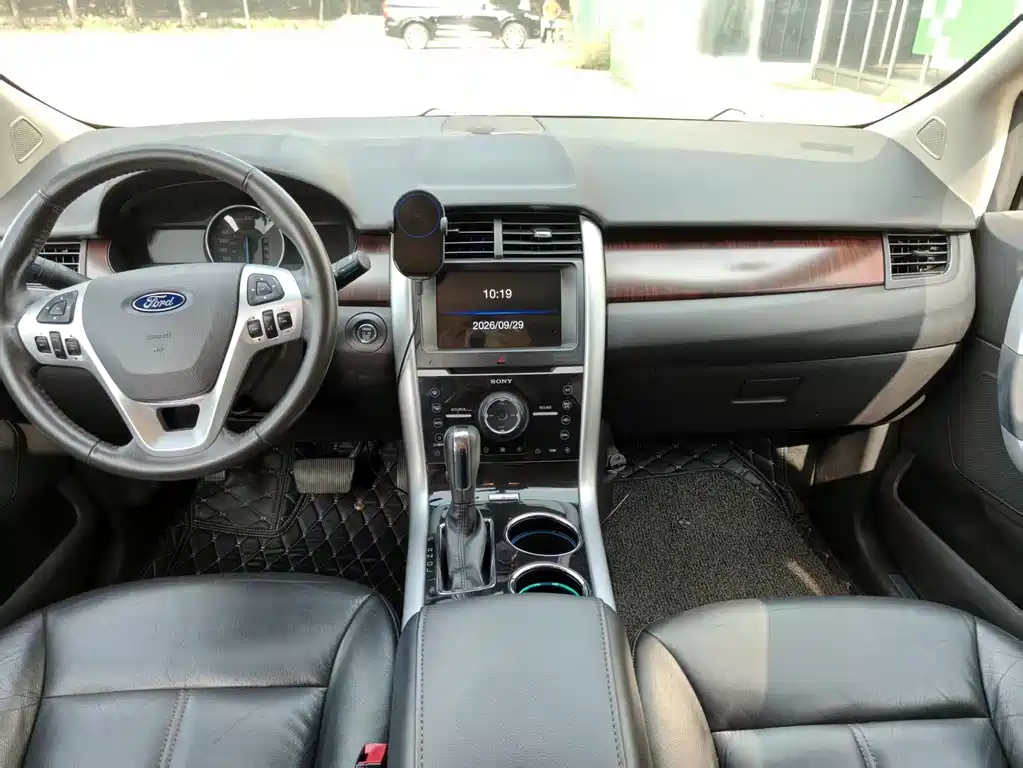 Ford Edge (Import) — миниатюра 9