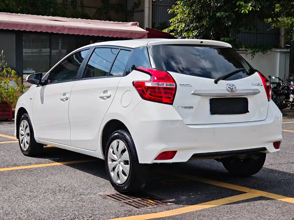 Toyota Yaris L — миниатюра 7