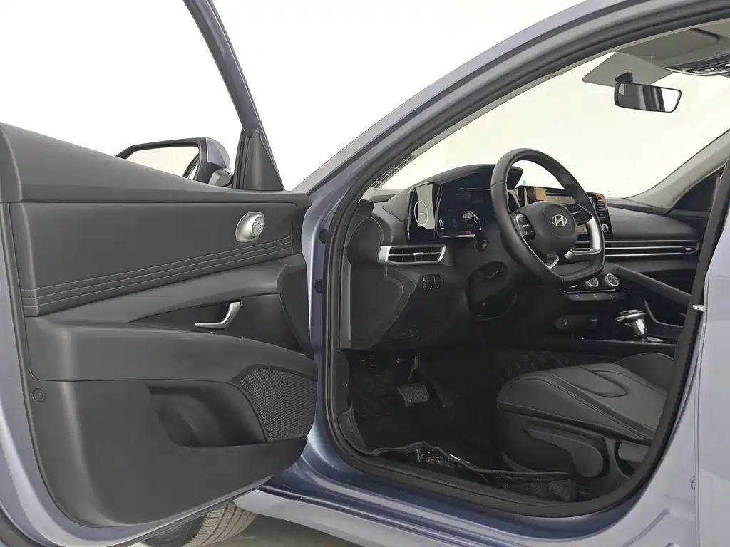 Hyundai Elantra — миниатюра 28