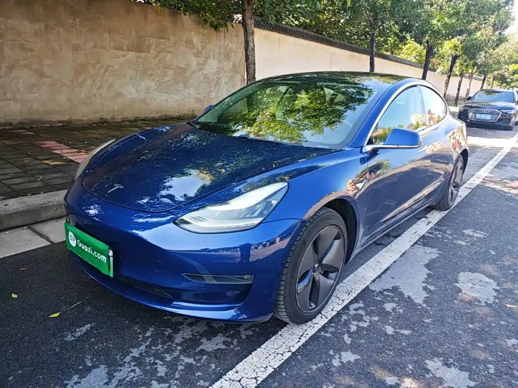 Tesla Model 3 — миниатюра 2